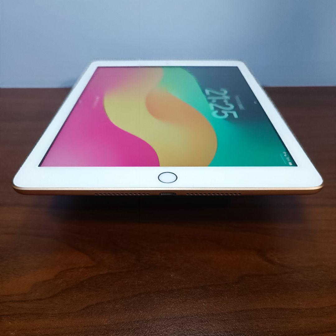 (美品) iPad 9.7 第6世代 WiFi 128GB キーボード付き