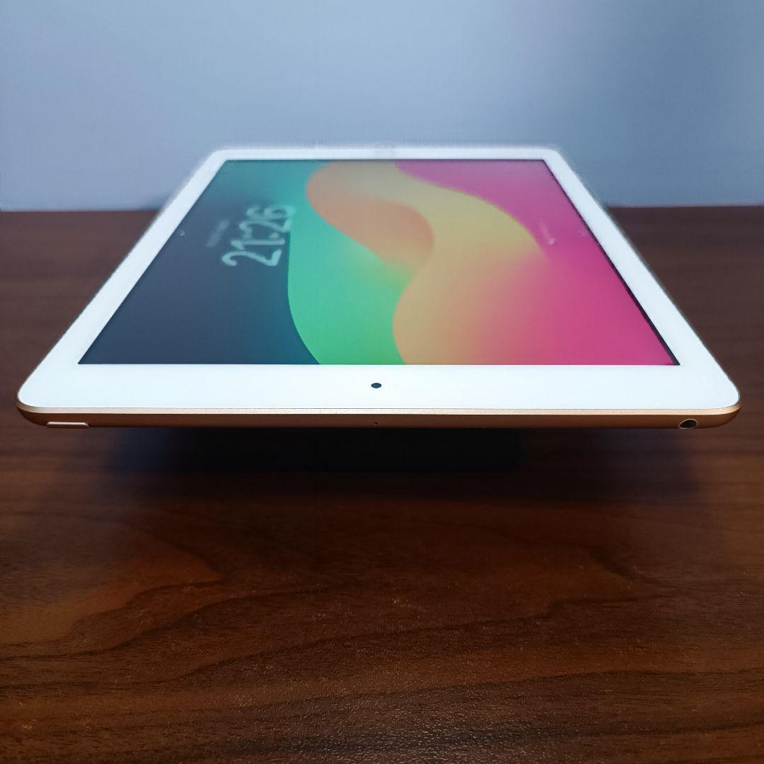 (美品) iPad 9.7 第6世代 WiFi 128GB キーボード付き