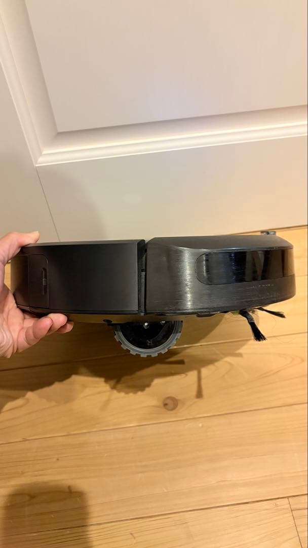 ルンバi3本体+AC電源充電ドック付き　部屋別に認識して掃除できるモデルです。