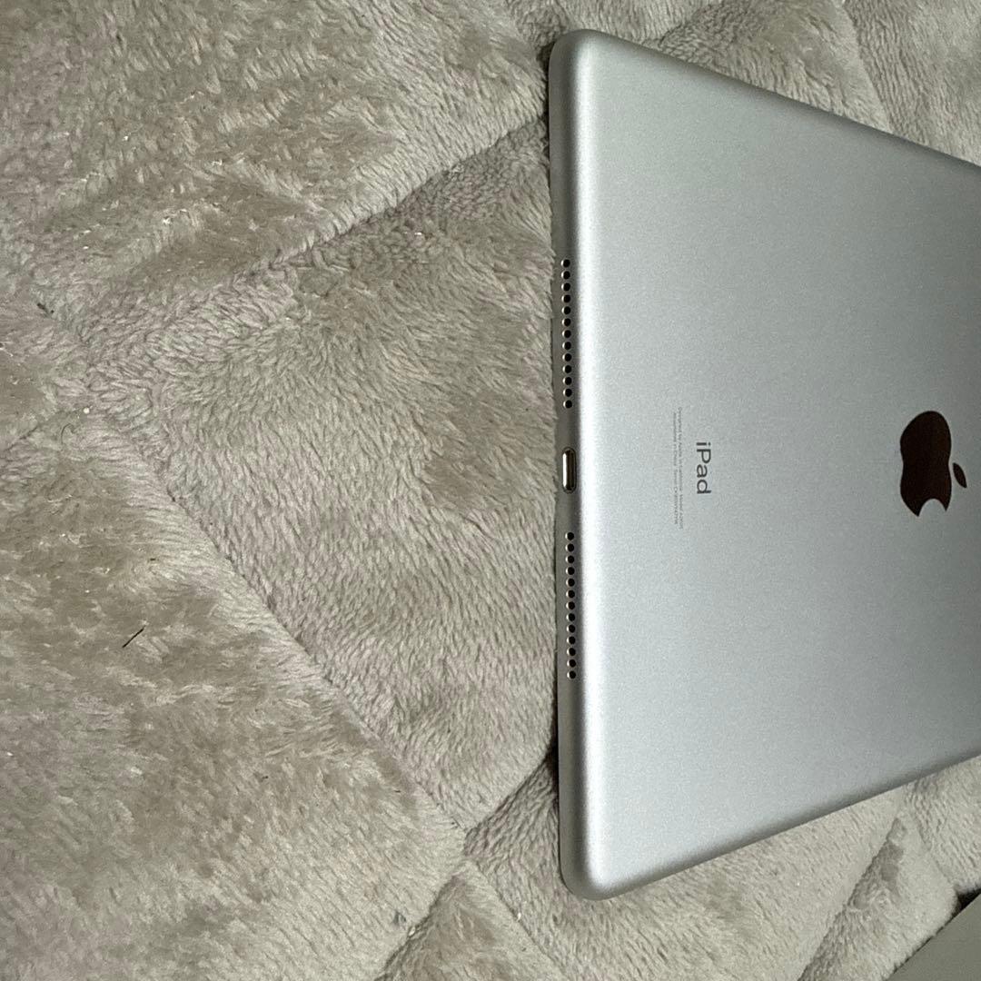 Apple iPad 代9世代　64GB Wi-Fi シルバー