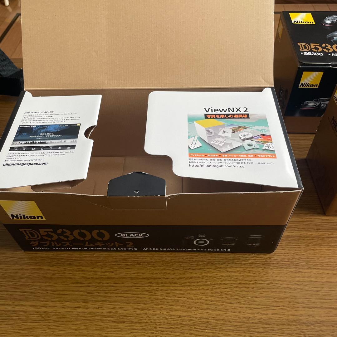 【使用回数少】Nikon D5300 ダブルズームキット ブラック 元箱付