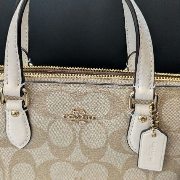 超美品　コーチ　ミニショルダーバッグ シグネチャー アクセサリーポーチ