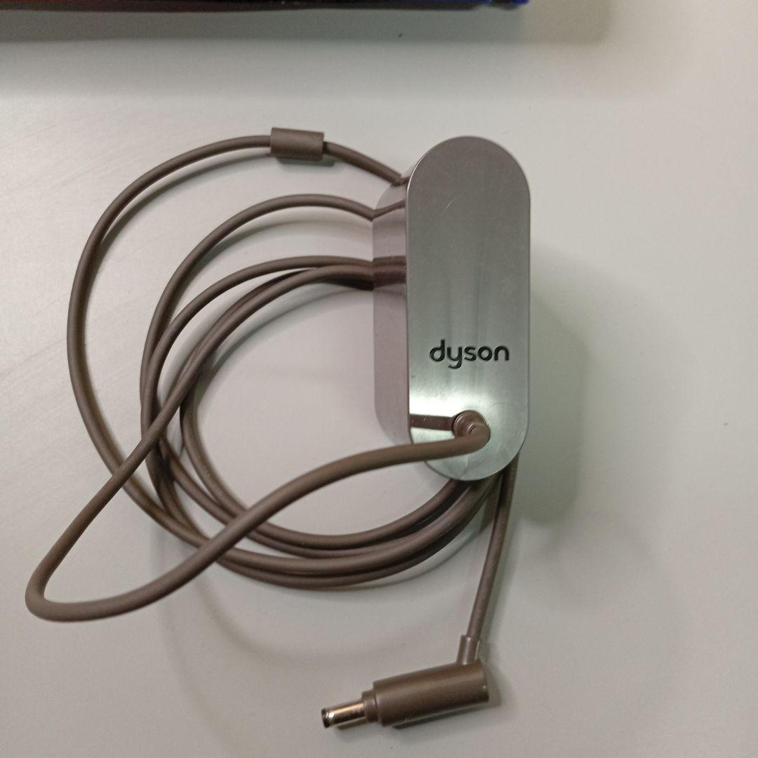 Dyson v8 fluffy sv10 スティッククリーナー 本体