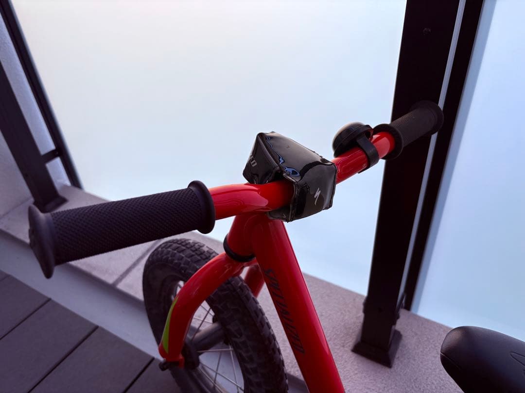 スペシャライズド　HOTWALK フローレッド キッズバイク キックバイク