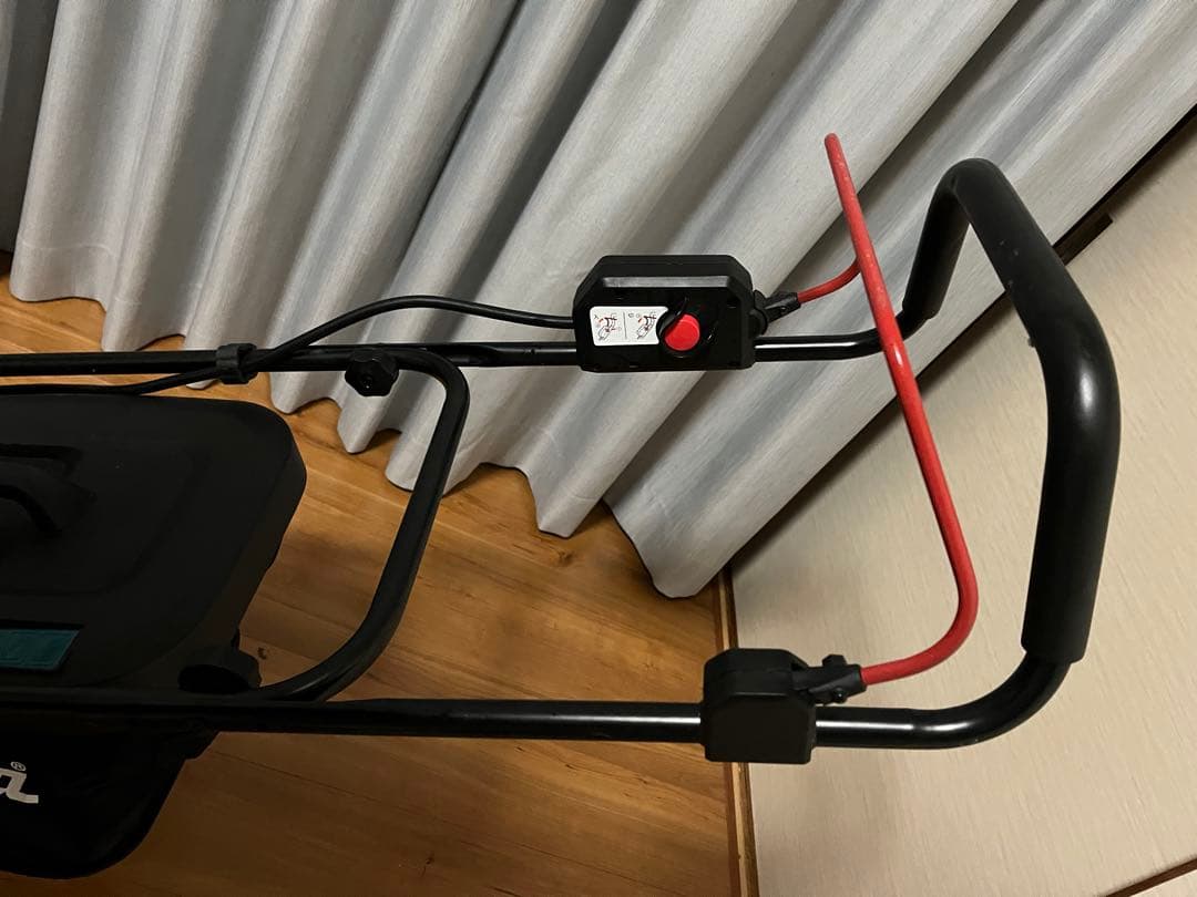 マキタ MLM330DZ 18V 充電式芝刈機 330mm バッテリー充電器なし