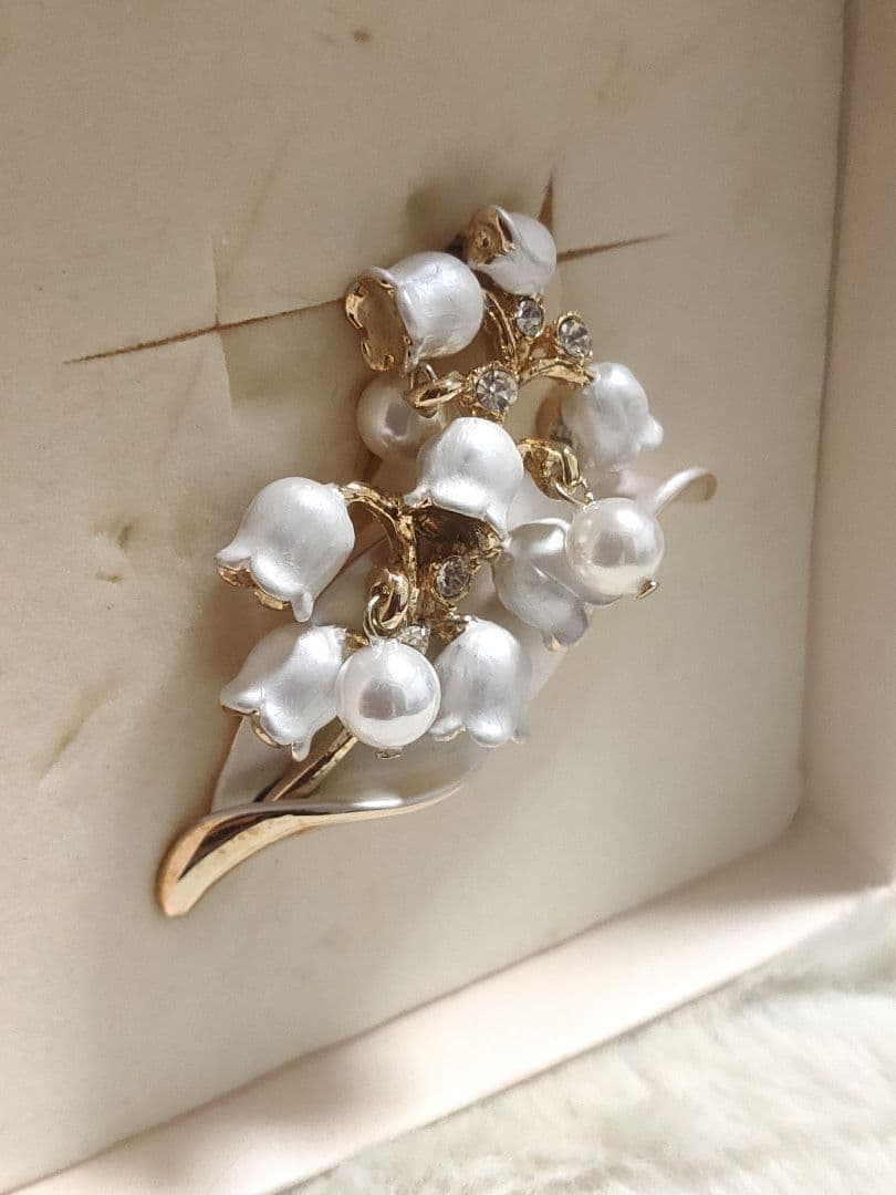 希少デザイン ヴァンドームブティック すずらん　ブローチ、イヤリングセットパール
