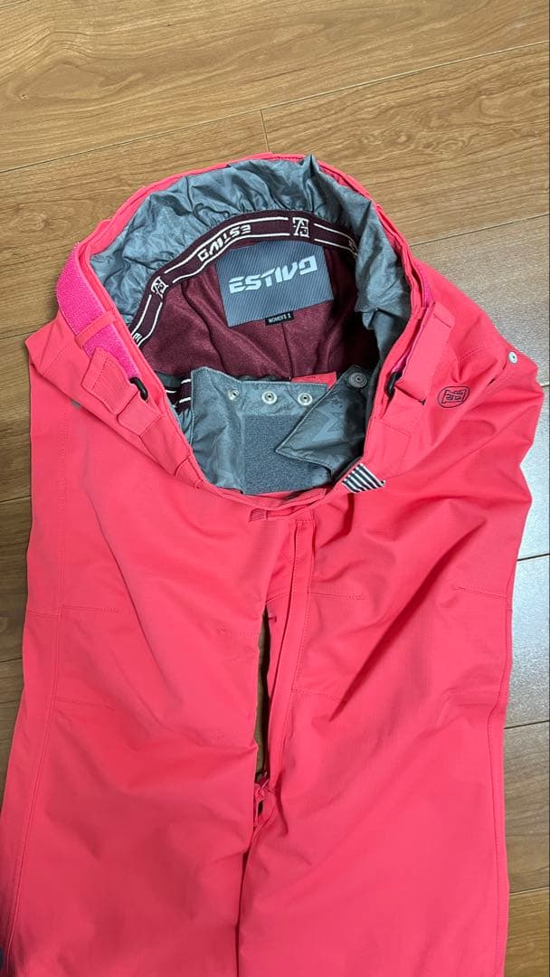 【新品未使用】スノーボードウェア ジャケット&パンツセット　レディース