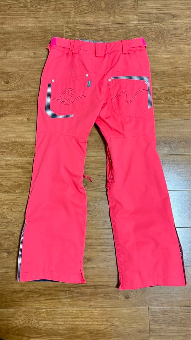 【新品未使用】スノーボードウェア ジャケット&パンツセット　レディース