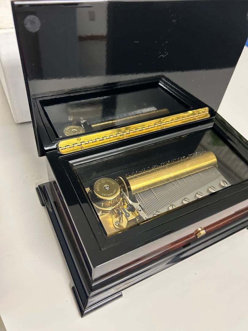 REUGE メカニカルミュージックボックス 花のインレイ