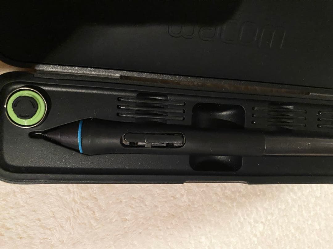 ワコム 液タブ 13.3フルHD Cintiq 13HD DTK-1301/K0