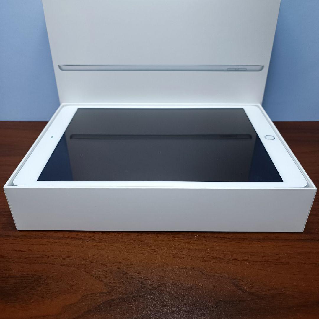 美品 iPad 10.2 第8世代 WiFi 128GB キーボード、カバー付き