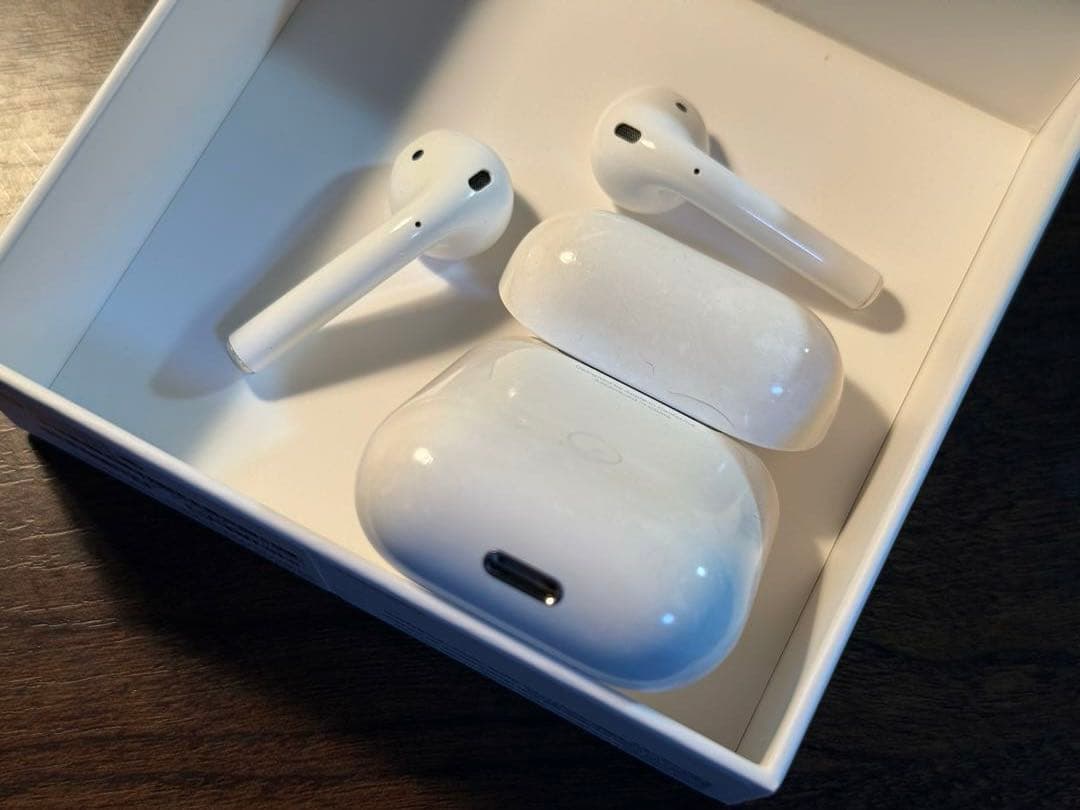 Apple AirPods 2 本体 ホワイト 充電ケース付き