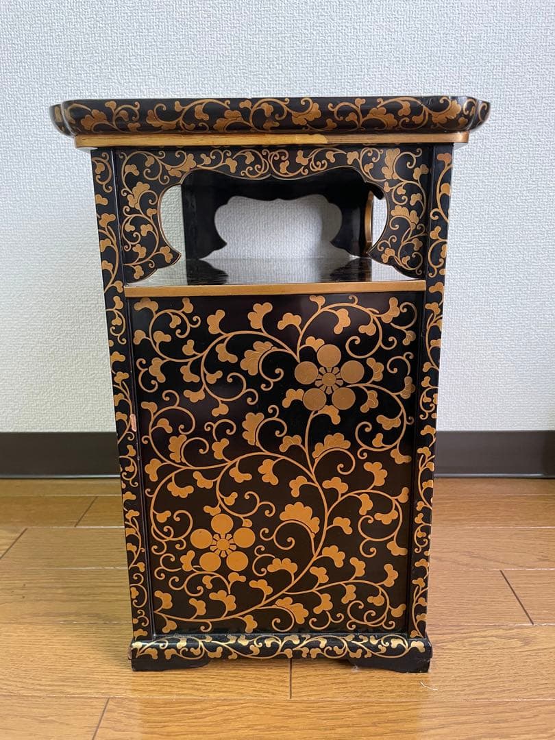 唐草蒔絵櫛台　大名道具