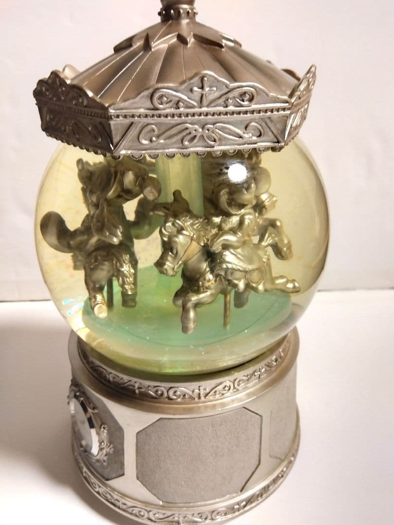 ディズニー　オルゴール　スノードーム　メリーゴーランド