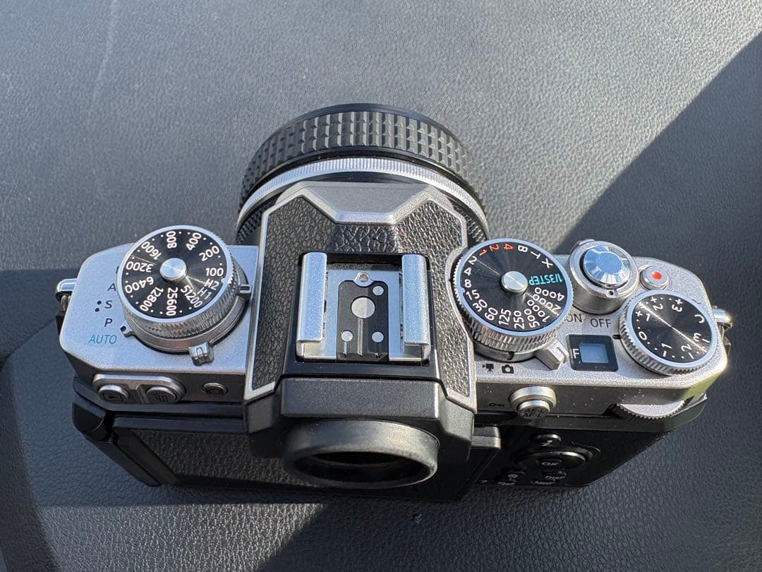 Nikon Z fc ミラーレス一眼 カメラセット