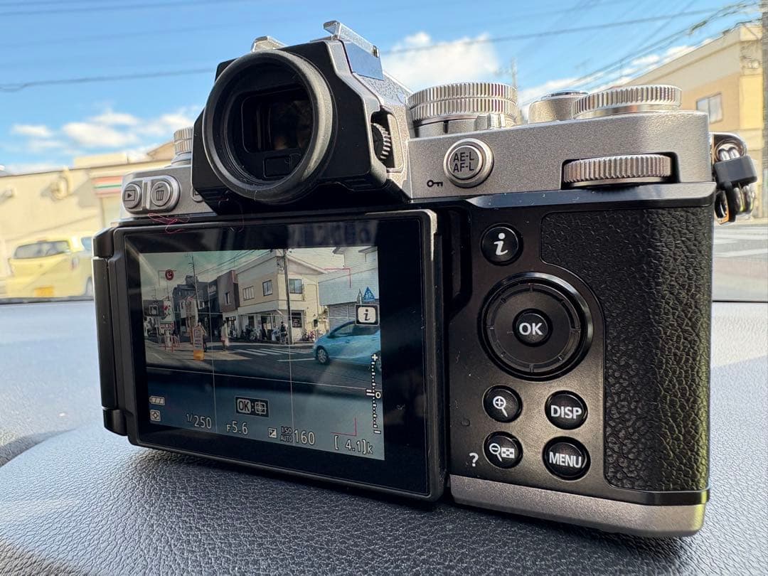 Nikon Z fc ミラーレス一眼 カメラセット