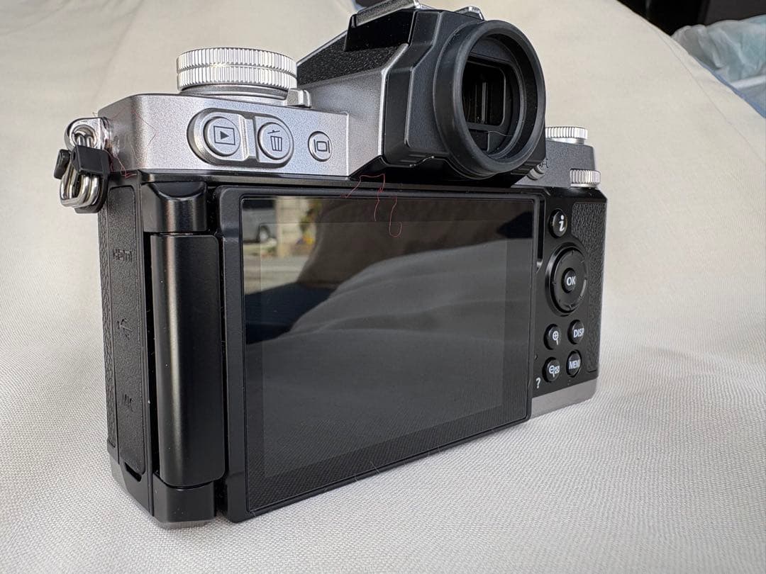 Nikon Z fc ミラーレス一眼 カメラセット