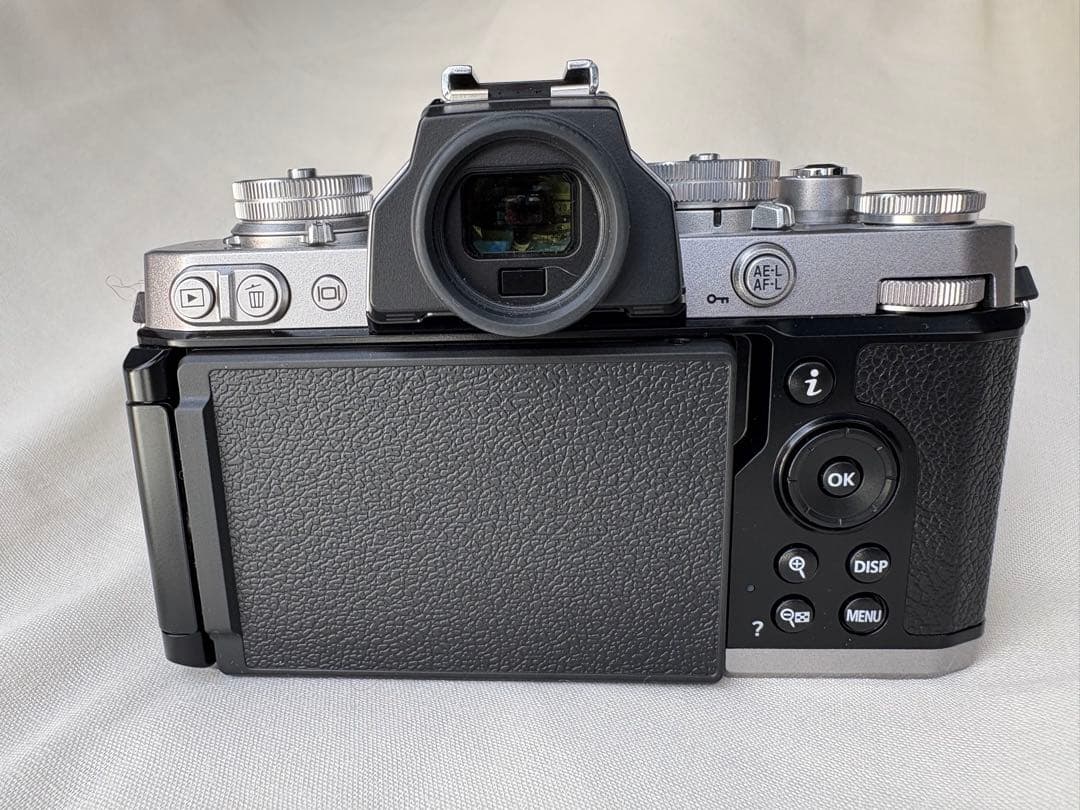 Nikon Z fc ミラーレス一眼 カメラセット