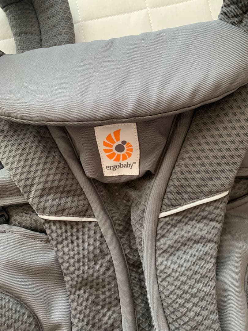 【未使用に近い】エルゴベビー OMNI Breeze グラファイトグレー