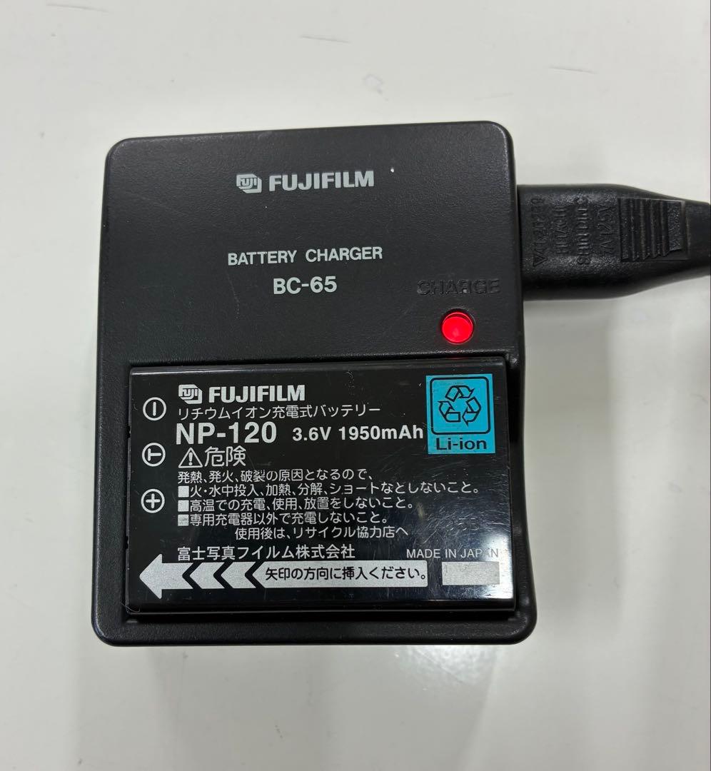FUJIFILM finepix F10 デジタルカメラ