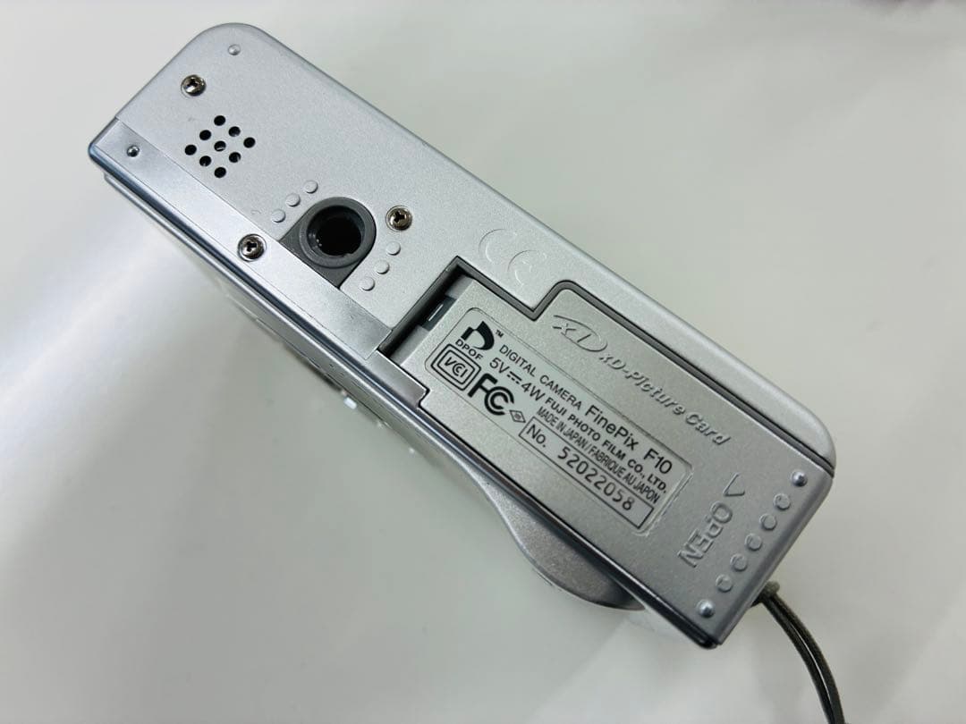FUJIFILM finepix F10 デジタルカメラ
