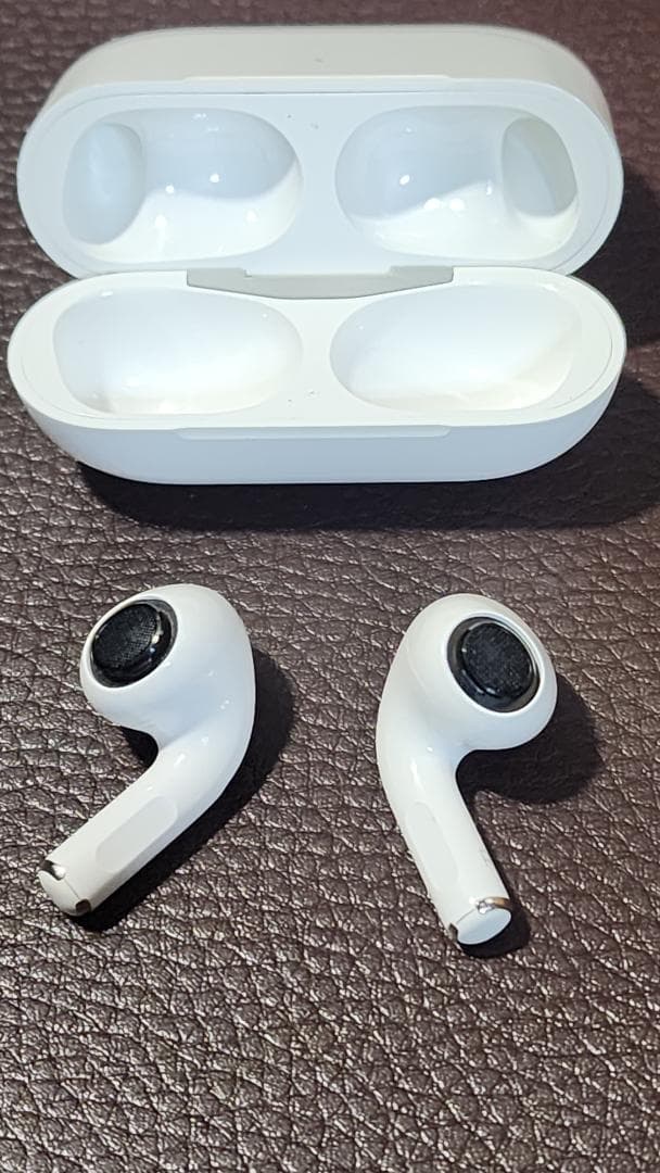 Air Pods Pro 2 (第2世代) 充電ケース付き lightning