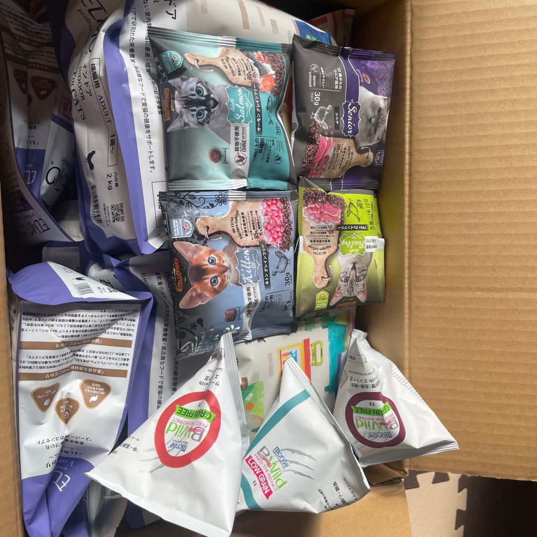 elmoエルモキャットフード　ドライフード　　8.8kg 試供品7袋付き