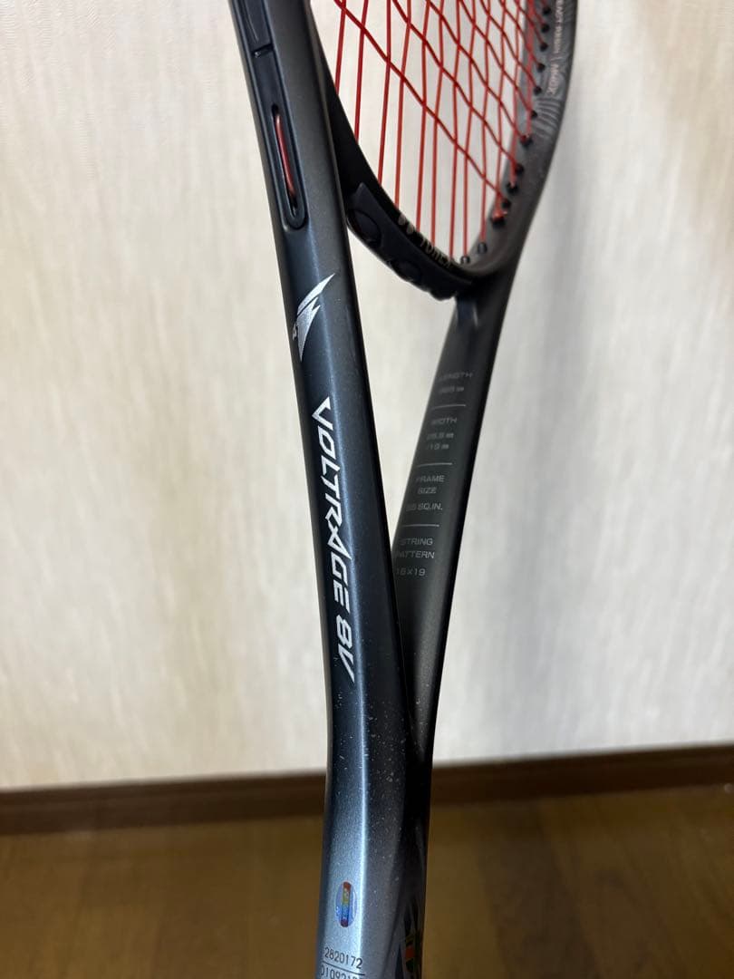 YONEX ヨネックス　VOLTRAGE￼8V ボルトレイジ8V