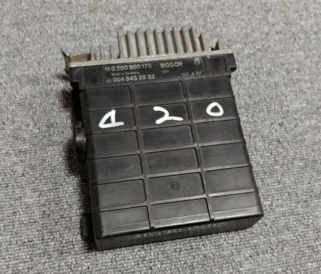 ベンツW126 BOSCH V8エンジンコントロール.KEモジュールユニット