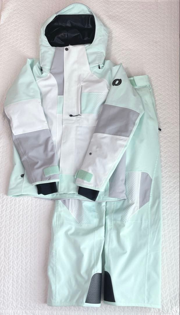 オンヨネ　ONYONE スキーウェア　上下セット　2025-2026 M