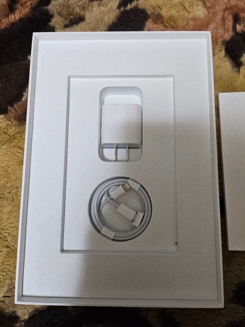 ピ*ー様 Apple iPad 第9世代 Wi-Fi モデル 64GB シルバー