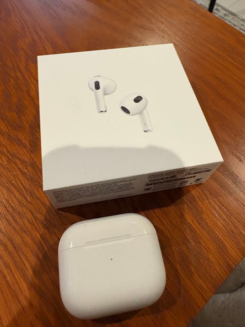 AirPods第3世代　MagSafe対応美品　中古　充電コード無し　正規箱有り