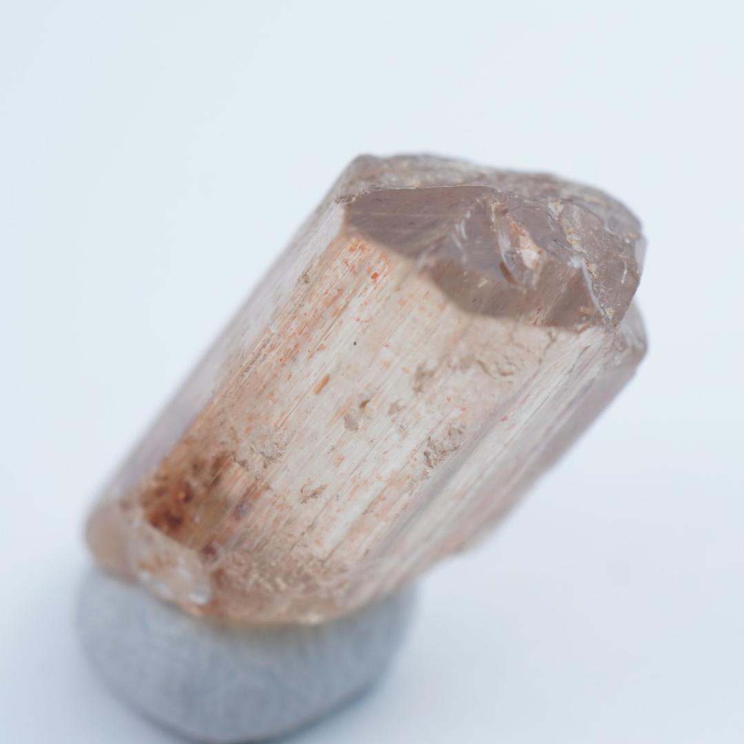 サンストーンスキャポライト　結晶　原石　タンザニア産