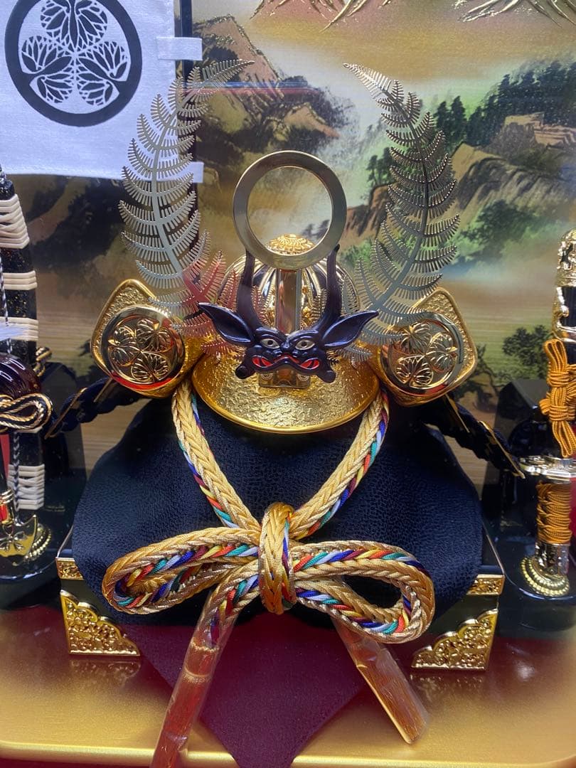 徳川家康公之兜　東京久月　五月人形　家紋付き兜飾り　オルゴール付きガラスケース入