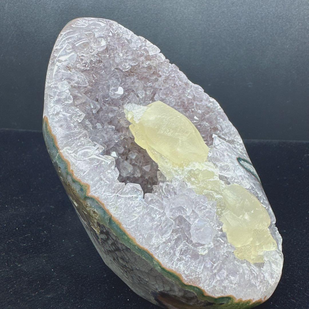 天然石 カルサイト共生アメジストの原石　置物　D.330