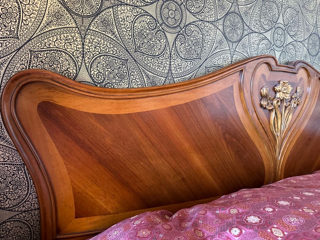 メデア　ベッド　クイーンサイズ　大塚家具　【美品】