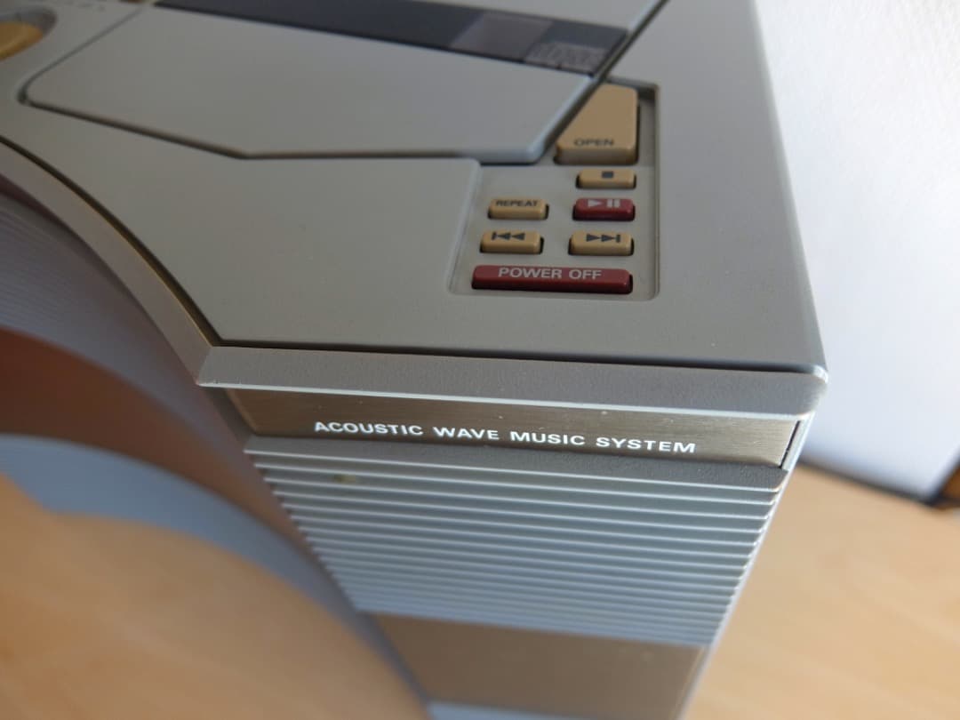 BOSE ボーズCDラジカセ AW-1D カセット可動、ラジオ受信可、CDやや難