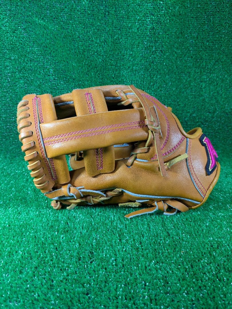 アトムズ　内野手　左投げ