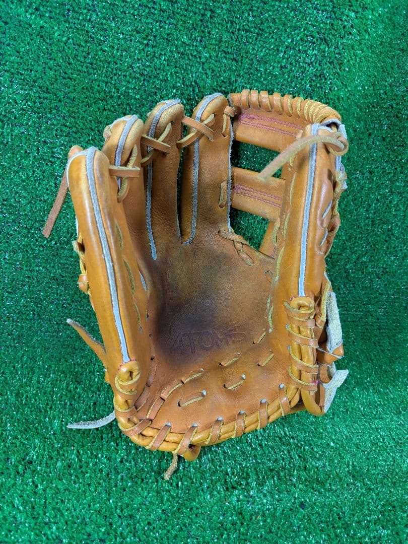 アトムズ　内野手　左投げ