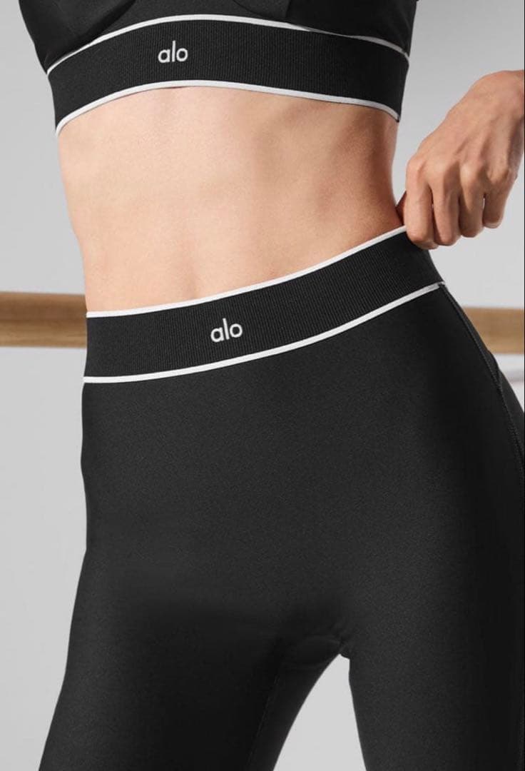 Alo yoga エアリフトメッシュ ストラップ付き レギンス ブラック