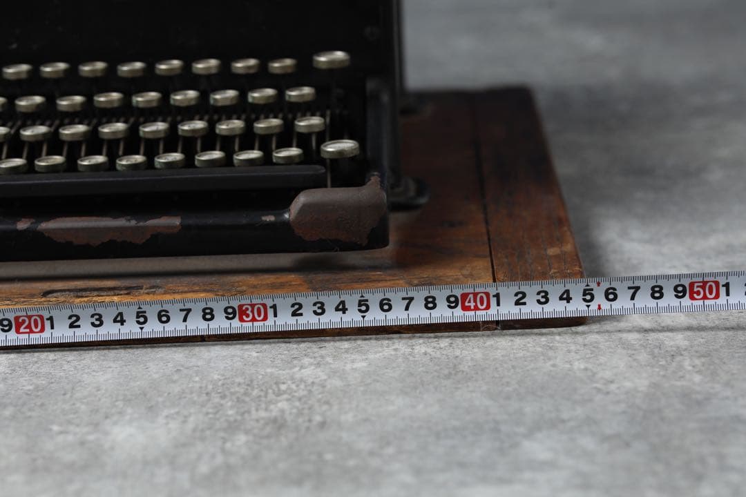  アンティーク　タイプライター　台座付