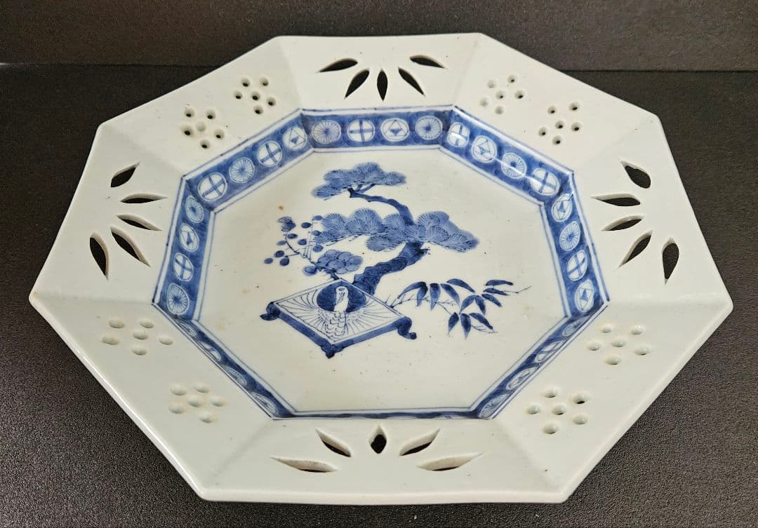 名品❗】 江戸後期　古伊万里 染付 透造　笹に六曜紋　松竹梅　25.3cm八角鉢