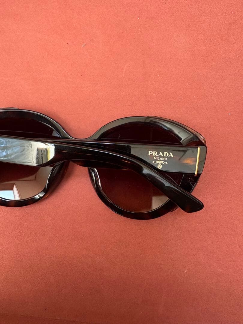 PRADA キャットアイサングラス ブラウン