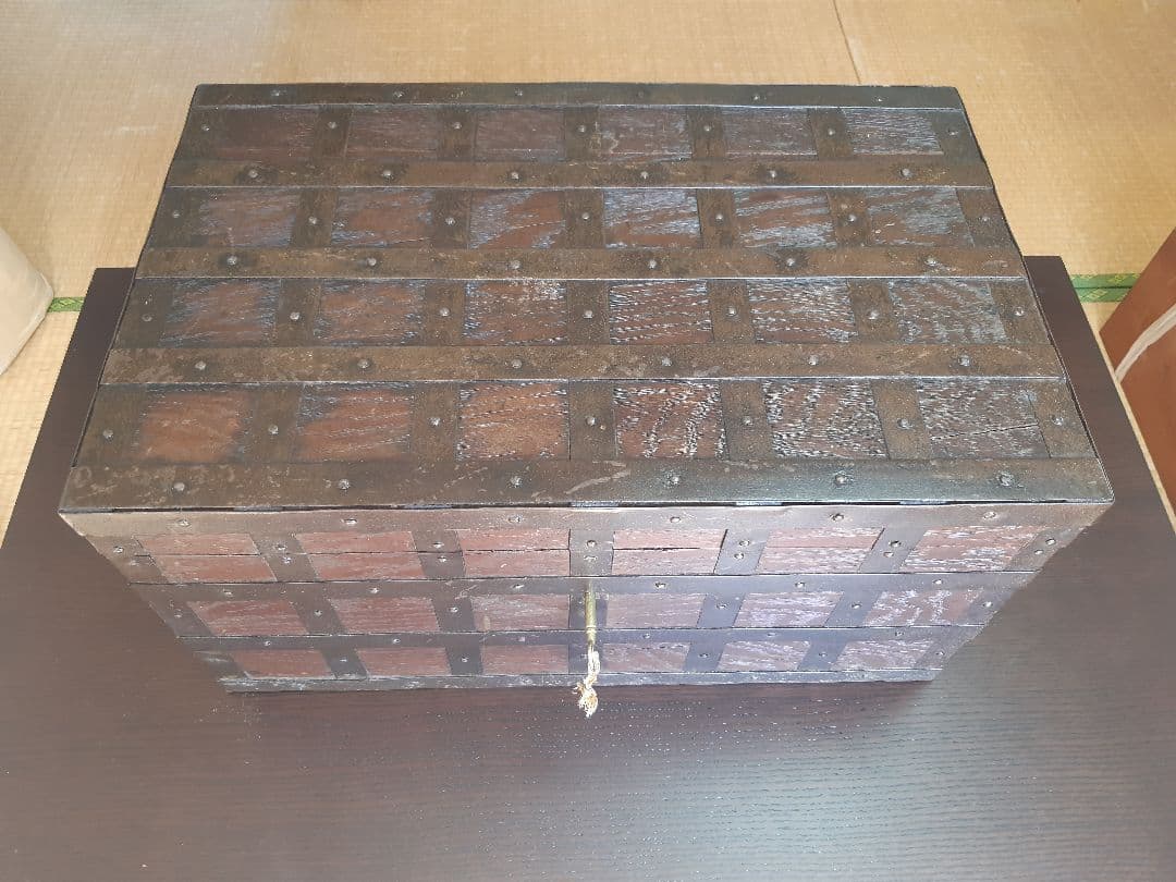 骨董品　江戸明治初期　 鉄枠木箱