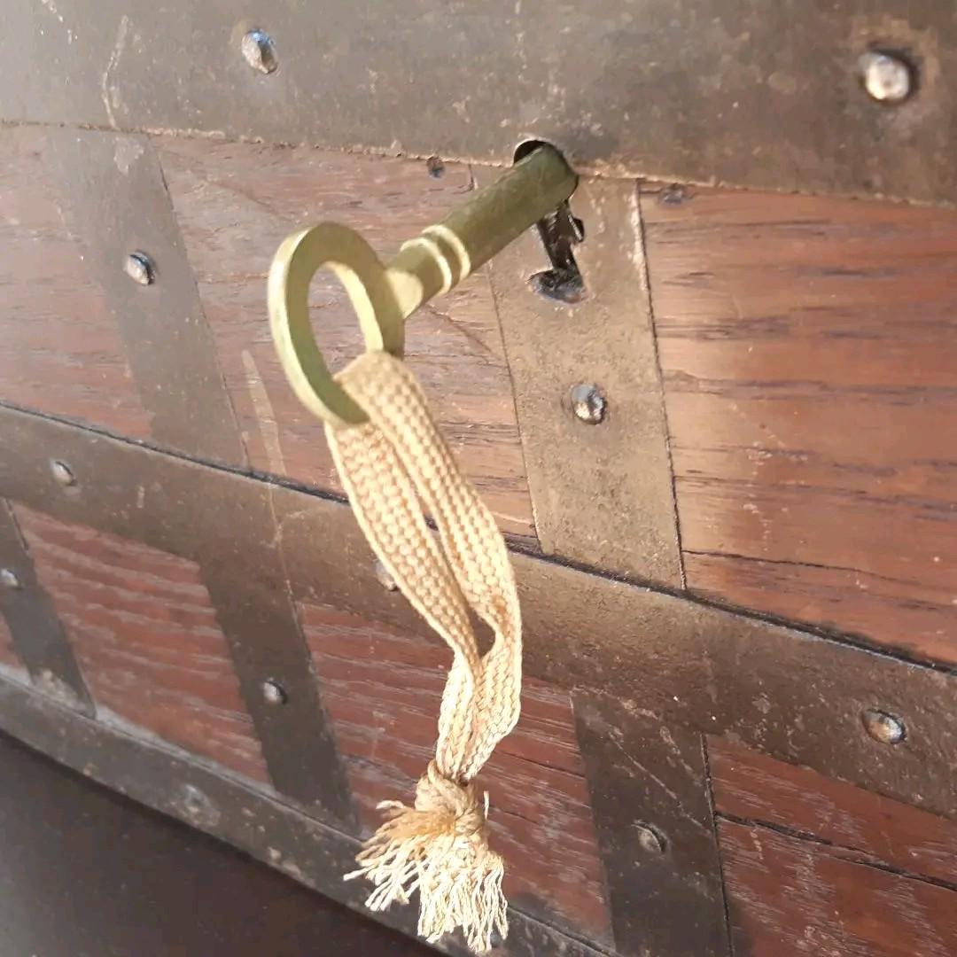 骨董品　江戸明治初期　 鉄枠木箱