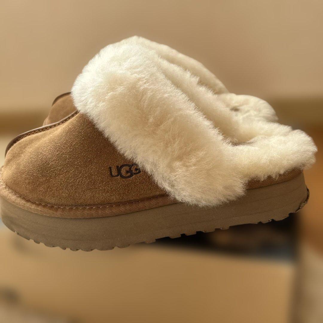 UGG ムートンサンダル