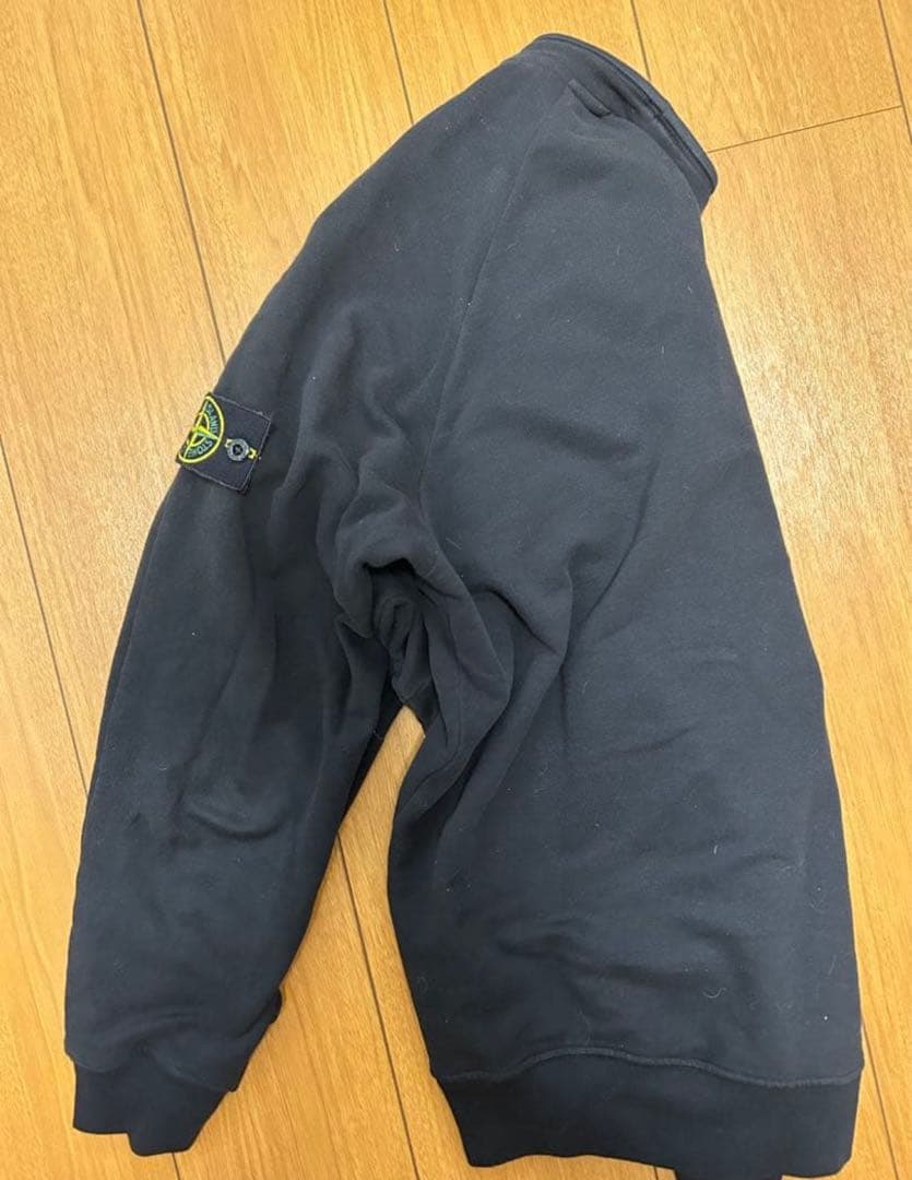 stone  トレーナー