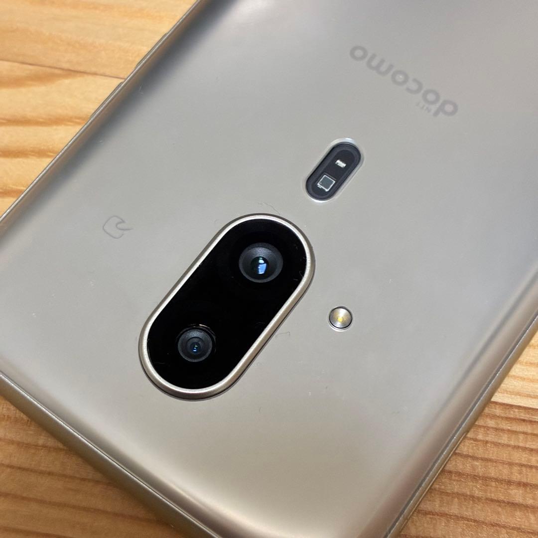 NTT docomo らくらくスマートフォン F-53E 24900