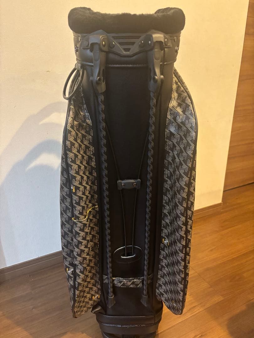 レザレクション　パーヴォー No.4 / モノブラック