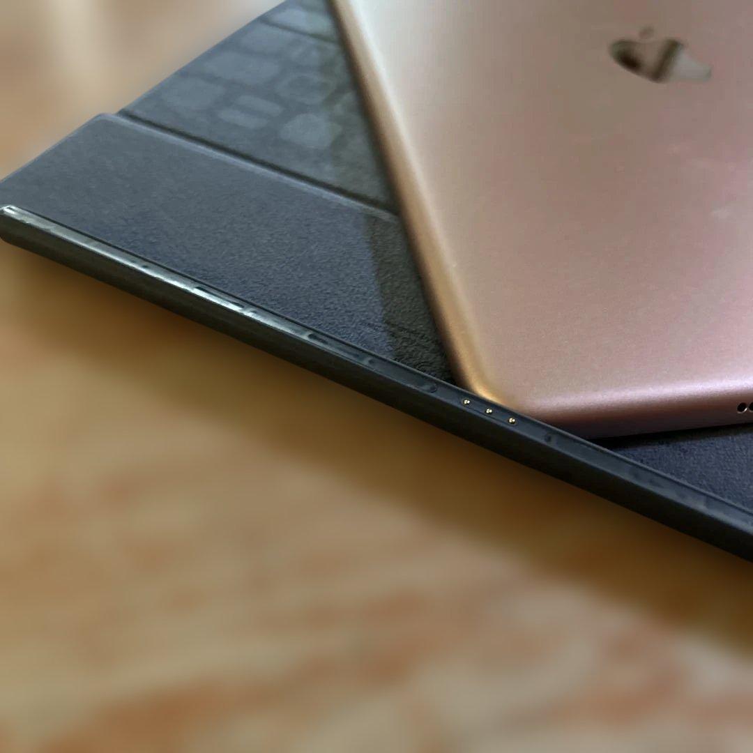 iPad 第7世代 128GB ゴールド Wi-Fi 純正スマートキーボード